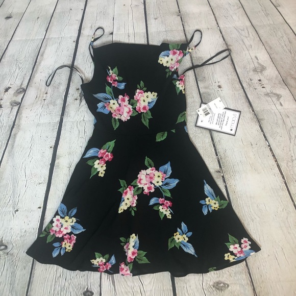 Floral Patterned Dress - Picture 4 of 6